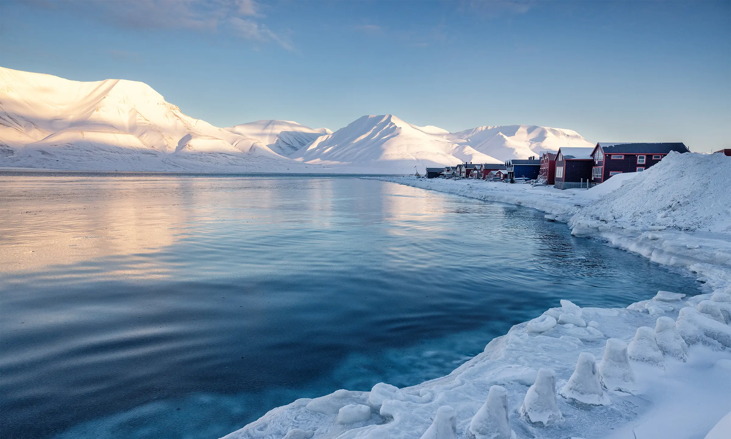 View of houses on the Arctic Ocean