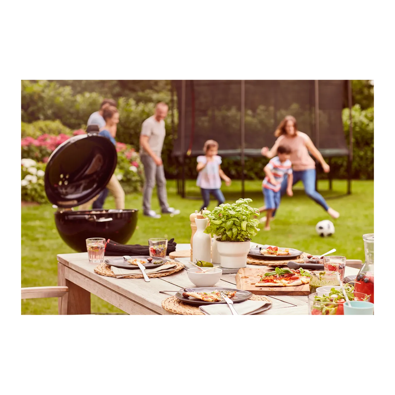 Weber® Master-Touch® GBS Premium E-5770 Barbecue à charbon, noir