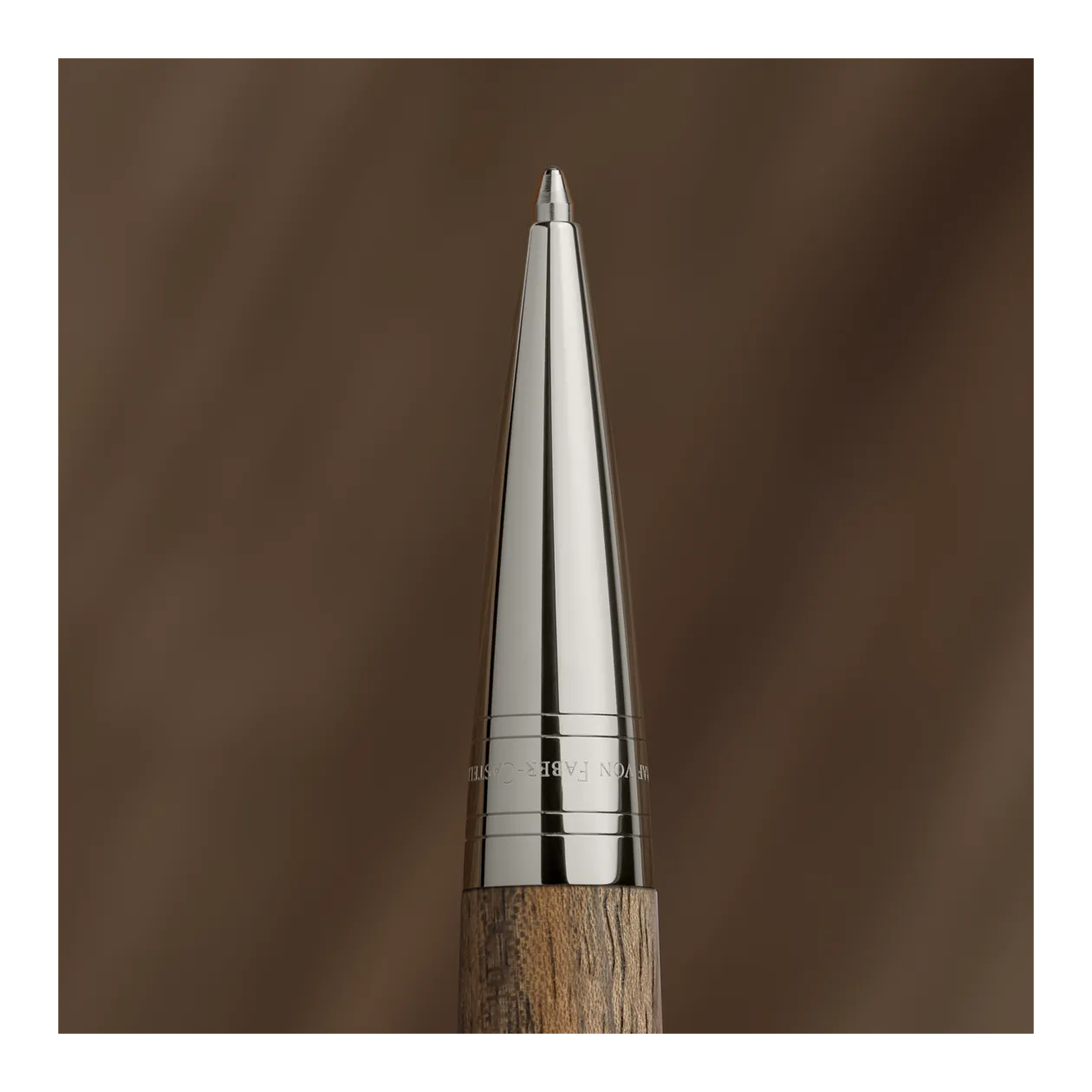 Graf von Faber-Castell Magnum Füllfederhalter, Braun/Platinfarben