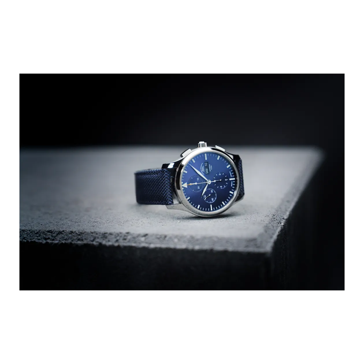 Mühle-Glashütte Lufthansa Edition Lunova Montre automatique, acier inoxydable poli / bleu