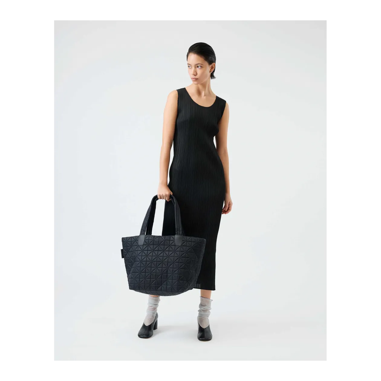 VEE COLLECTIVE Vee Tote Medium, Black