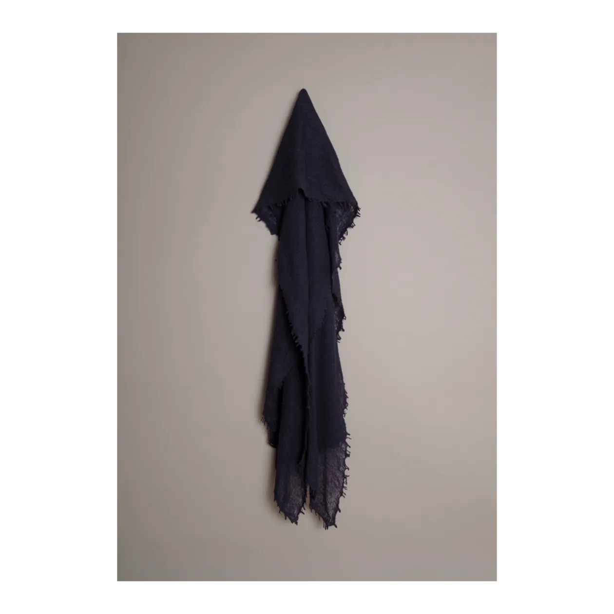 Bakaree Cashmere Scarf, Navy