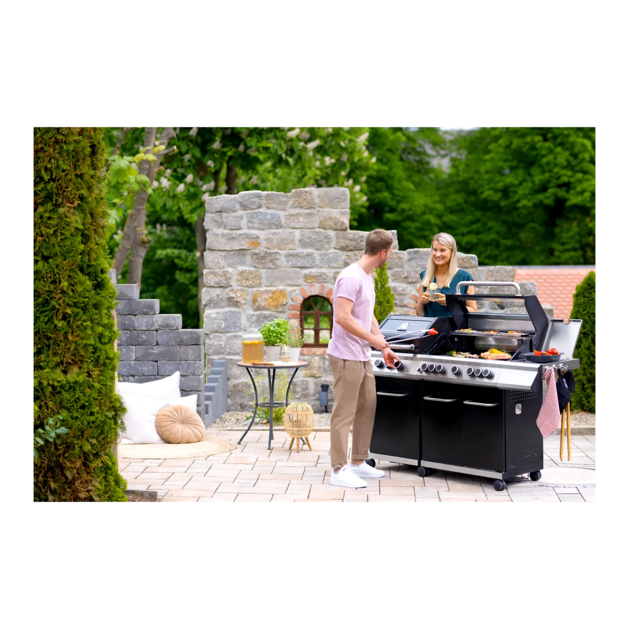 Grillfürst G750E Barbecue à gaz 7 brûleurs et deux chambres de cuisson + plancha en acier inoxydable + housse de protection