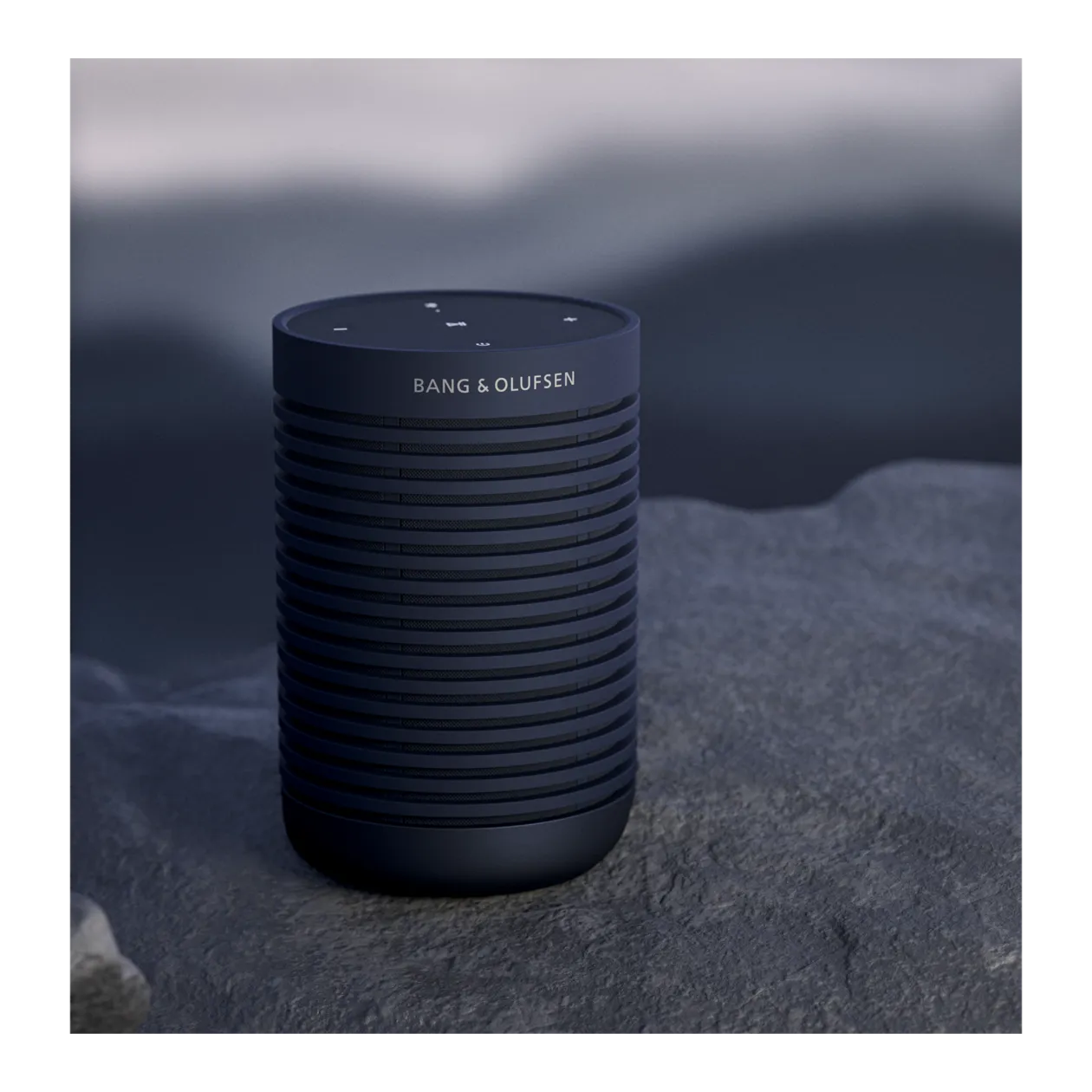 Bang & Olufsen Beosound Explore Bluetooth®-Lautsprecher, Navy