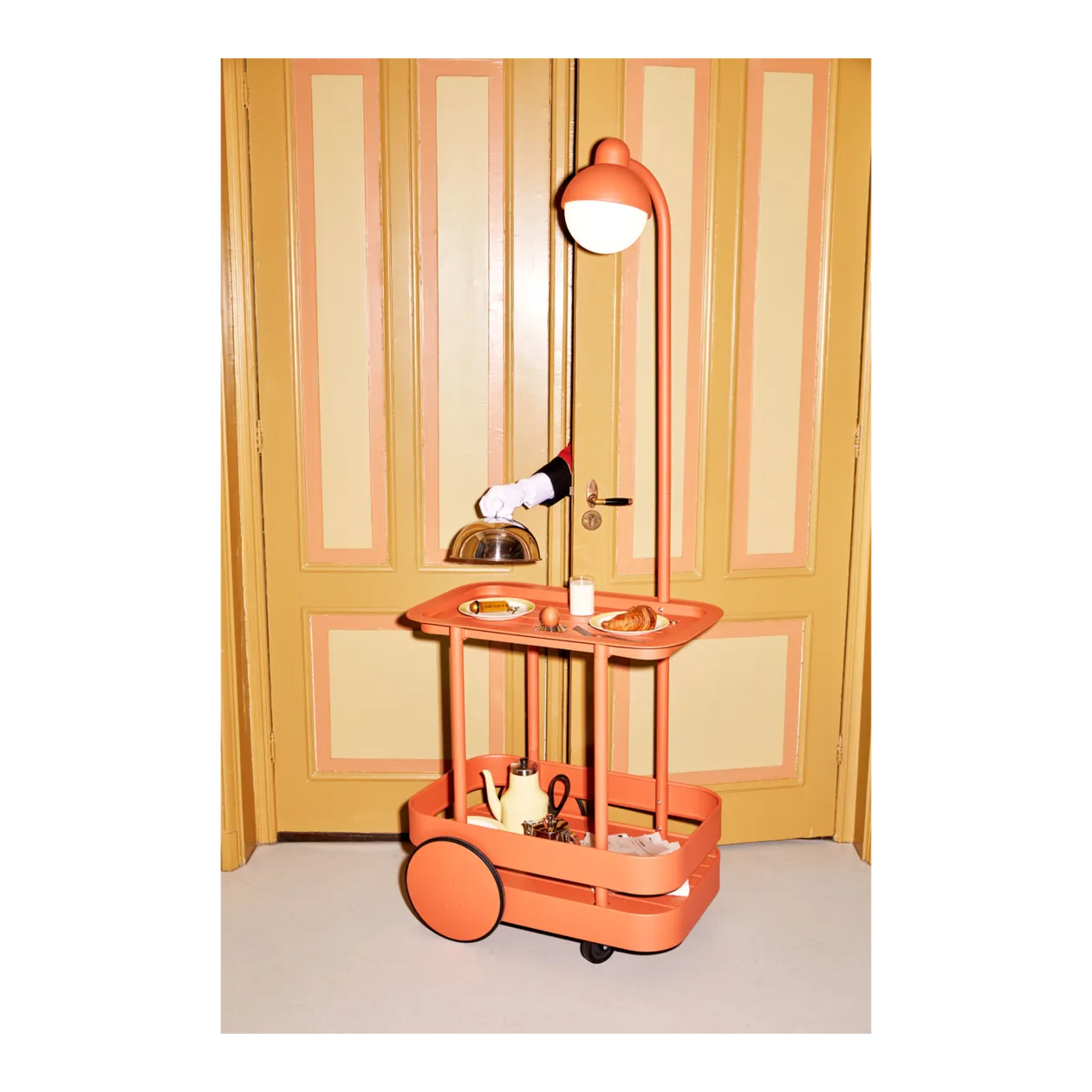 fatboy® Jolly Trolley Chariot de service avec lampadaire, Tangerine