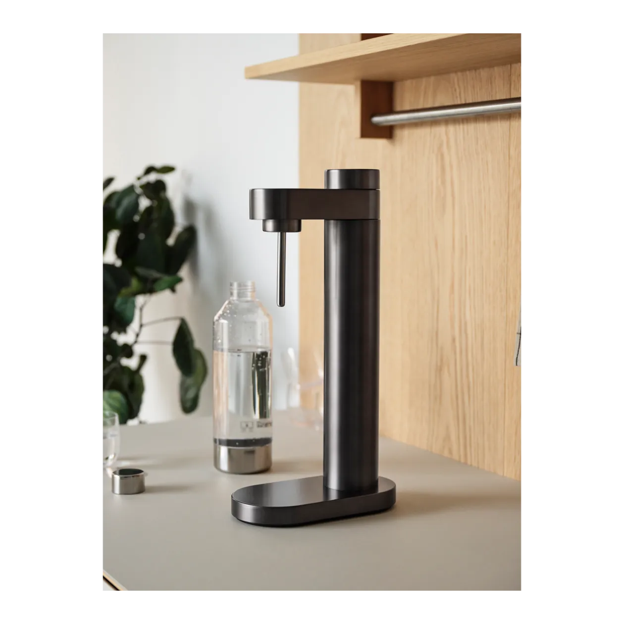 Stelton Brus Wassersprudler, Black Metallic