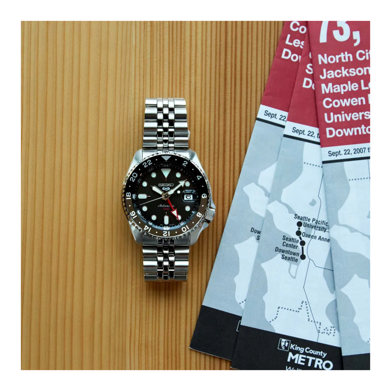 Seiko 5 Sports GMT Automatikuhr, Silberfarben/Schwarz