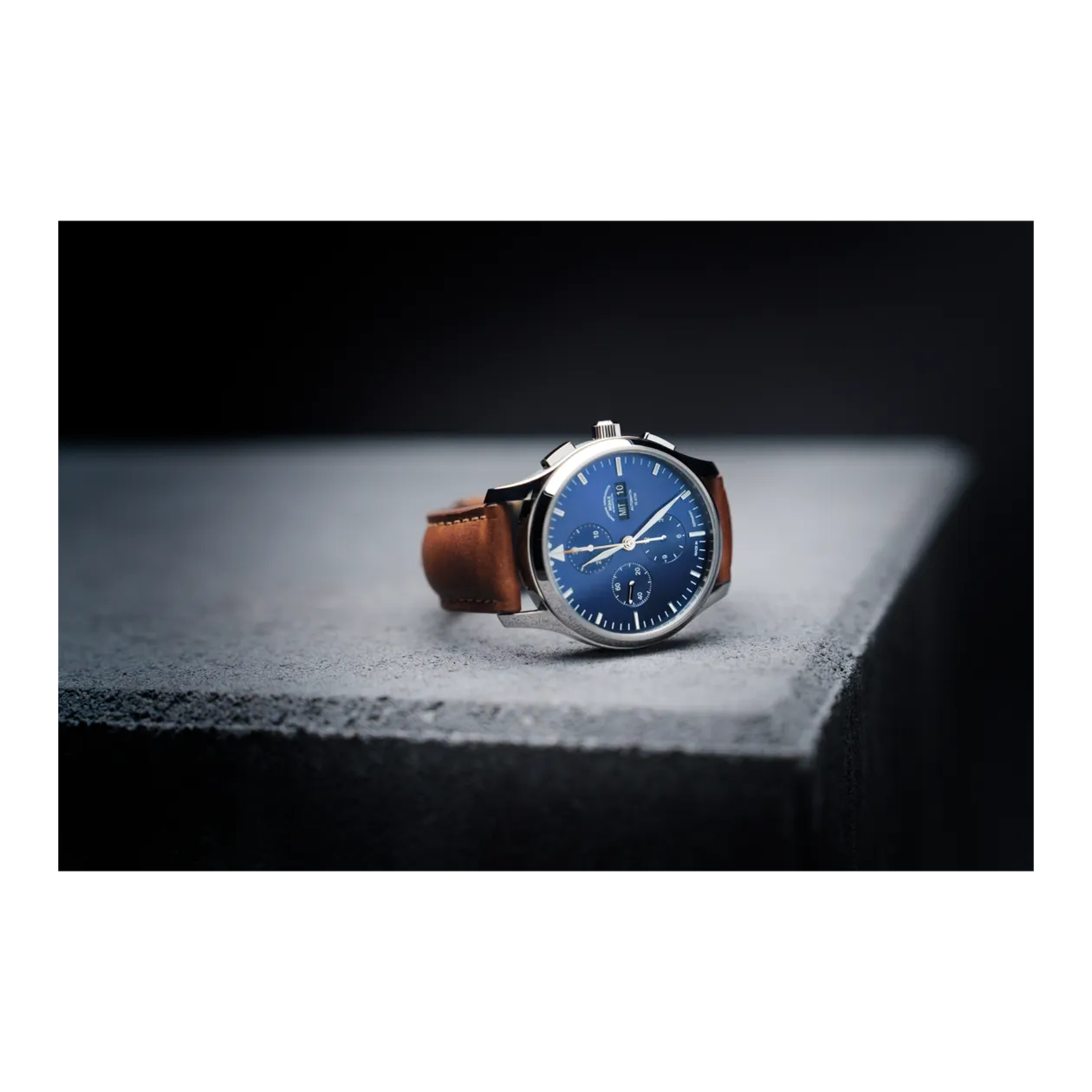 Mühle-Glashütte Lufthansa Edition Lunova Montre automatique, acier inoxydable poli / bleu