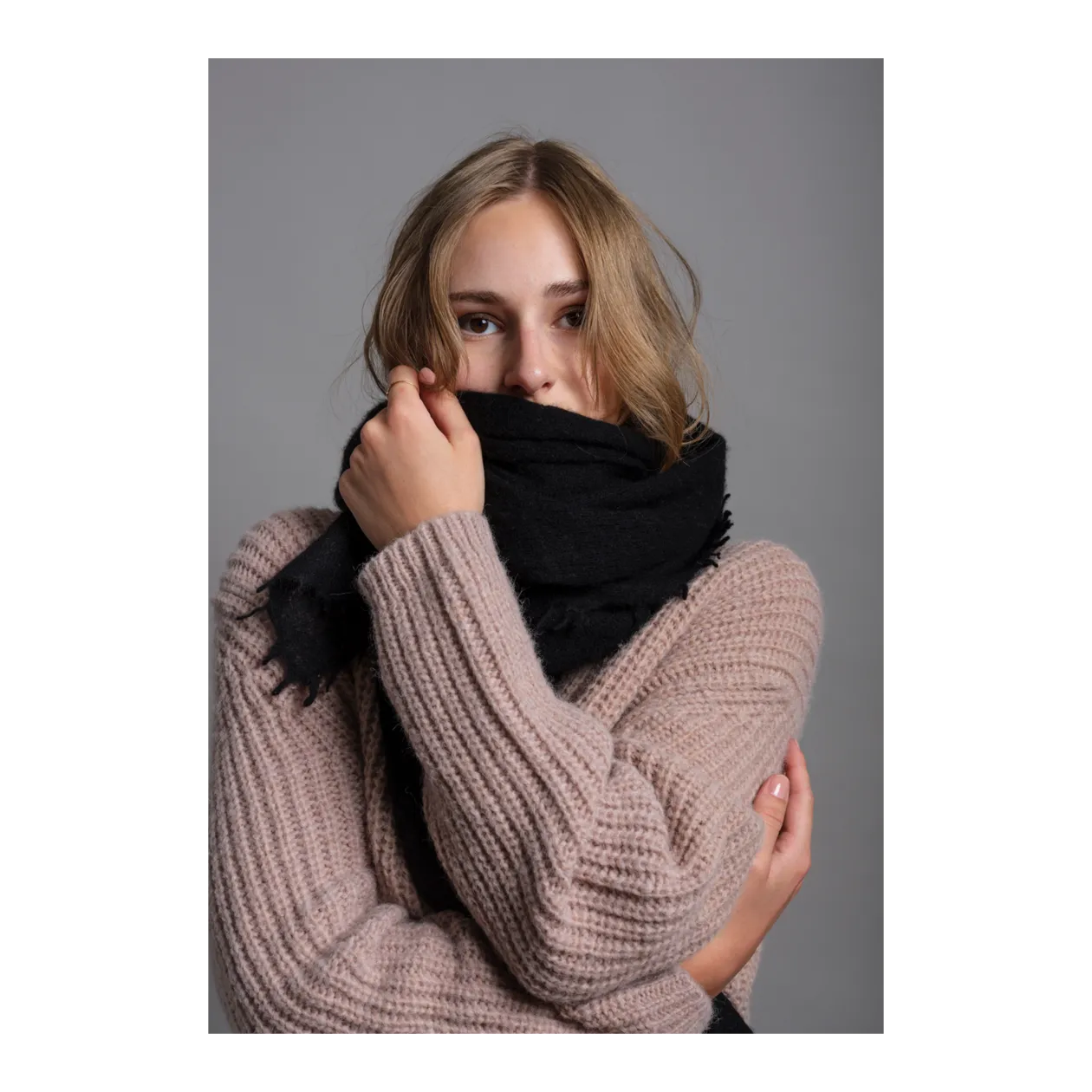 Bakaree Cashmere Scarf, Black